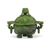 A SPINACH-GREEN JADE ARCHAISTIC TRIPOD CENSER AND COVER - фото 5