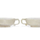 A PAIR OF AGATE CUPS WITH DRAGON-FORM HANDLES - photo 1