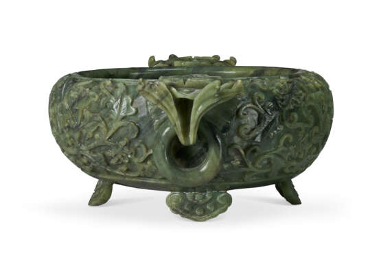 A LARGE SPINACH-GREEN JADE MARRIAGE BOWL - photo 4