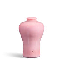 A SMALL OPAQUE PINK GLASS VASE, MEIPING