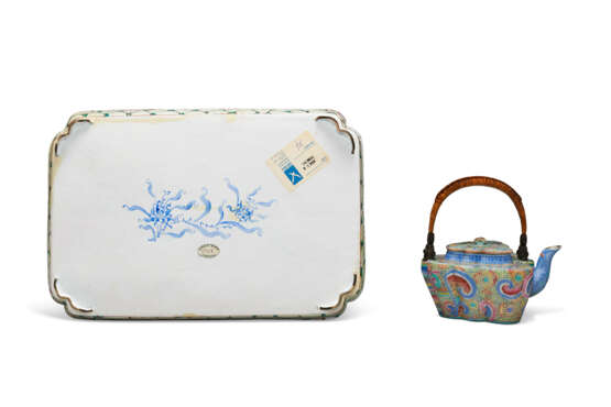 A FAMILLE ROSE PAINTED ENAMEL TRAY AND A BUTTERFLY-FORM TEAPOT AND COVER - photo 2