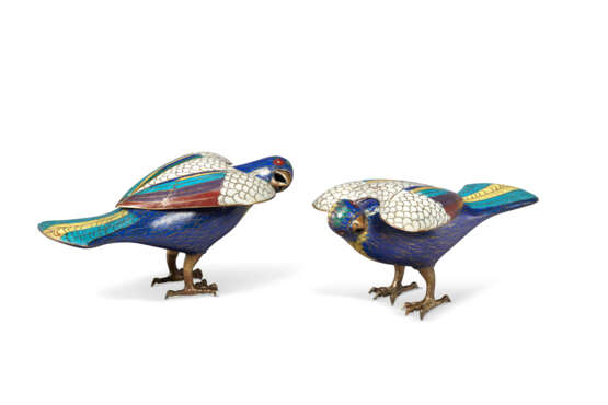 A PAIR OF CLOISONNÉ ENAMEL HAWK-FORM CENSERS AND COVERS - photo 1