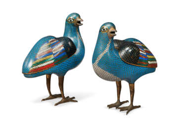 A PAIR OF CLOISONNÉ ENAMEL QUAIL-FORM CENSERS AND COVERS