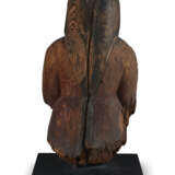A WOOD SCULPTURE OF A SEATED FEMALE SHINTO DIETY (SHINZO) - Foto 2