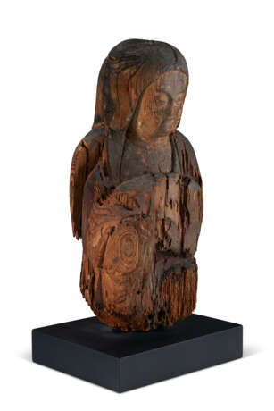 A WOOD SCULPTURE OF A SEATED FEMALE SHINTO DIETY (SHINZO) - photo 4