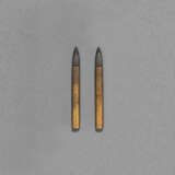 A PAIR OF GOLD MENUKI OF WRITING BRUSHES - фото 4