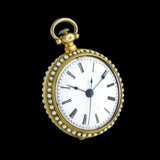 ANONYMOUS, GILT, ENAMEL AND PEARL-SET OPENFACE POCKET WATCH - Foto 2
