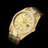 ROLEX, DAY-DATE WITH BAGUETTE DIAMONDS, REF. 18238 - фото 1