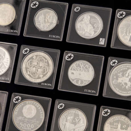 Europa - Silber-Gedenkmünzen 41 Stück - photo 3