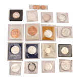 Konvolut Kursmünzen aus Alle Welt, darunter - фото 3