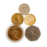 Euro-Münzen BRD in Spezialschubern, darunter - фото 2