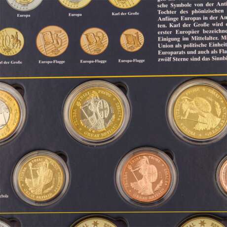 Euro-Münzen BRD in Spezialschubern, darunter - фото 3