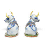 A PAIR OF DUTCH DELFT POLYCHROME MODELS OF RECUMBENT COWS - photo 4