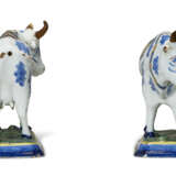 A PAIR OF DUTCH DELFT POLYCHROME MODELS OF STANDING COWS - фото 4