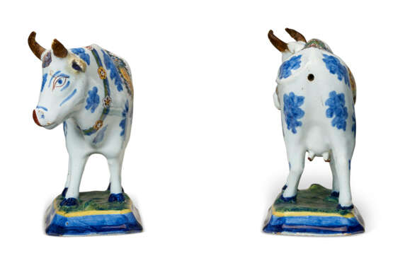 A PAIR OF DUTCH DELFT POLYCHROME MODELS OF STANDING COWS - фото 5