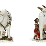 A PAIR OF DUTCH DELFT COLD-PAINTED MILKING GROUPS - Foto 4