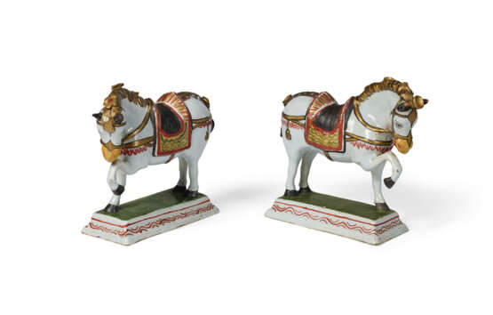 A PAIR OF DUTCH DELFT COLD-PAINTED MODELS OF HORSES - photo 1