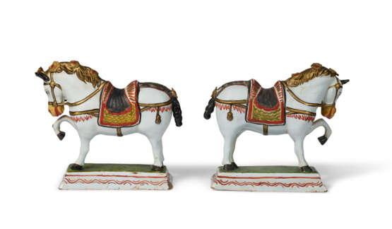 A PAIR OF DUTCH DELFT COLD-PAINTED MODELS OF HORSES - photo 3