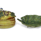 A DUTCH DELFT MELON-FORM BOX AND COVER AND A LEAF-FORM STAND - photo 2