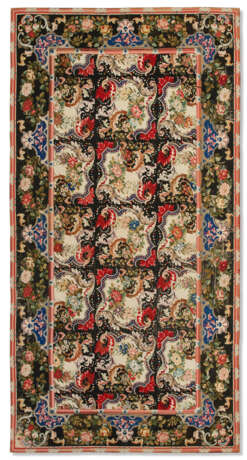 A FRENCH NEEDLEWORK CARPET - Foto 1