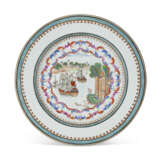A CHINESE EXPORT PORCELAIN 'EUROPEAN SUBJECT' PLATE - photo 1