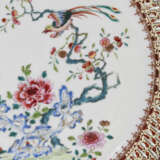 SIX CHINESE EXPORT PORCELAIN FAMILLE ROSE RETICULATED SAUCER DISHES - Foto 4