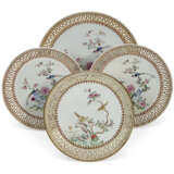 FOUR CHINESE EXPORT PORCELAIN FAMILLE ROSE RETICULATED SAUCER DISHES - Foto 1