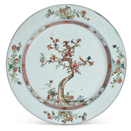 A LARGE CHINESE EXPORT PORCELAIN FAMILLE VERTE CHARGER - Foto 1