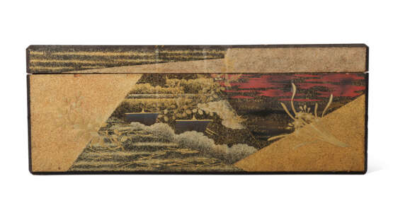 A JAPANESE LACQUER TWO-LAYER WIRITING BOX (SUZUKIBAKO) AND COVER - Foto 2