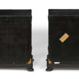 A PAIR OF JAPANESE EXPORT LACQUER TABLE CABINETS - photo 4