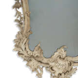 AN ENGLISH GREY-PAINTED MIRROR - Foto 2