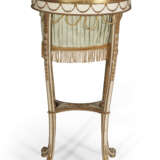 A GEORGE III WHITE-PAINTED, PARCEL-GILT, AND COMPOSITION WORK TABLE - Foto 6
