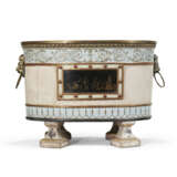 A GEORGE III STYLE BRASS-MOUNTED WHITE, POLYCHROME-PAINTED, AND PARCEL-GILT WINE COOLER - фото 1