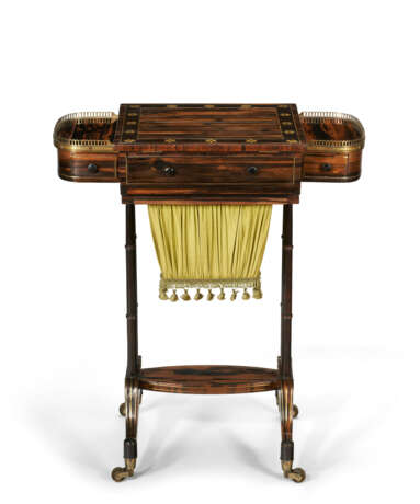 A REGENCY BRASS-MOUNTED CALAMANDER, GRAINED, AND PARCEL-EBONIZED WORK AND GAMES TABLE - Foto 1