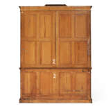 A PAIR OF GEORGE IV MAHOGANY BOOKCASES - фото 5