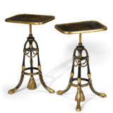 A PAIR OF REGENCY BLACK AND GILT-JAPANNED OCCASIONAL TABLES - Foto 3