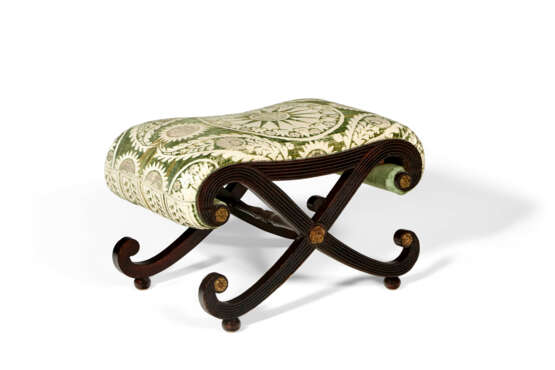 A REGENCY BRASS-MOUNTED ROSEWOOD GRAINED X-FORM STOOL - фото 3