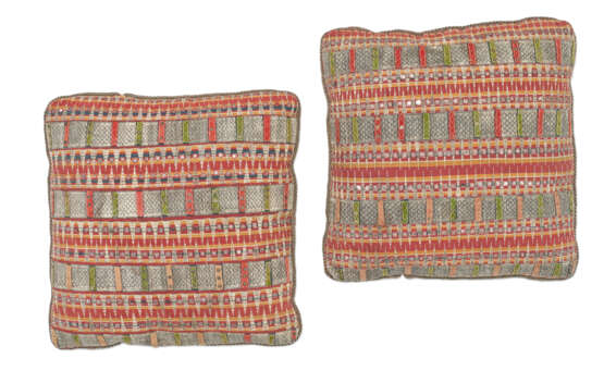 TWO INDONESIAN SARONG COVERED THROW CUSHIONS - photo 3