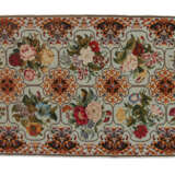 A VICTORIAN NEEDLEPOINT PANEL - Foto 2