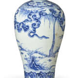 A CHINESE BLUE AND WHITE PORCELAIN `WINDSWEPT` VASE, MEIPING - фото 2