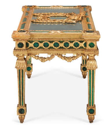 A NORTH ITALIAN GILTWOOD AND GLASS-MOUNTED DRESSING TABLE - photo 3