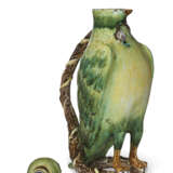 A PROSKAU FAYENCE PARROT-FORM EWER AND COVER - фото 5