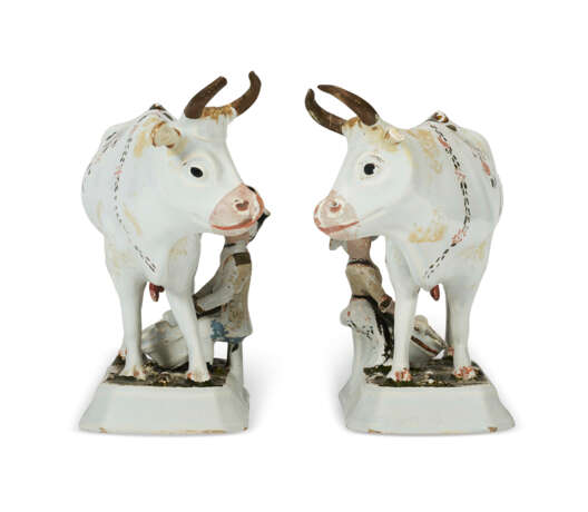 A PAIR OF DUTCH DELFT COLD-PAINTED MILKING GROUPS - Foto 3