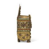 AN INLAID AND APPLIQUE GILT-COPPER AND SILVER REPOUSSE ALTAR - photo 6
