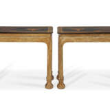 A PAIR OF GEORGE I GILT-GESSO AND JAPANESE LACQUER PIER TABLES - Foto 7