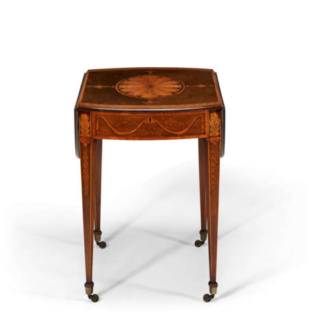 A GEORGE III HAREWOOD AND MARQUETRY PEMBROKE TABLE - photo 3