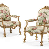 A PAIR OF FRENCH GILTWOOD ROPE-TWIST ARMCHAIRS - фото 1