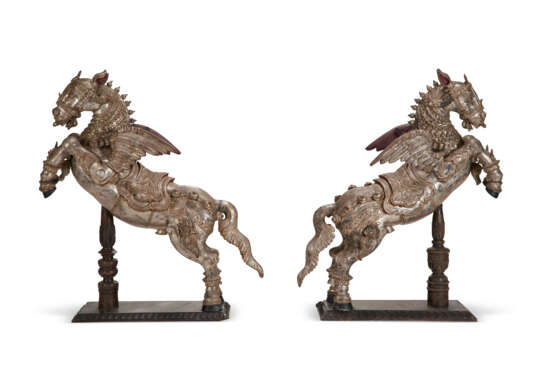 A PAIR OF CARVED, SILVERED AND PAINTED WOOD FIGURES OF RAMPANT HORSES - photo 3