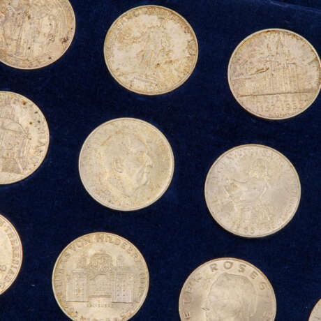 Österreich - Sammlung von 46 Silbermünzen, - Foto 4