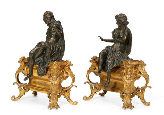 A PAIR OF FRENCH ORMOLU AND PATINATED BRONZE CHENETS - фото 5